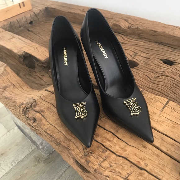 BURBERRY black pumps sz 38.5 NWT - Picture 1 of 13